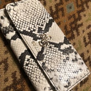 GUESS SNAKESKIN WALLET